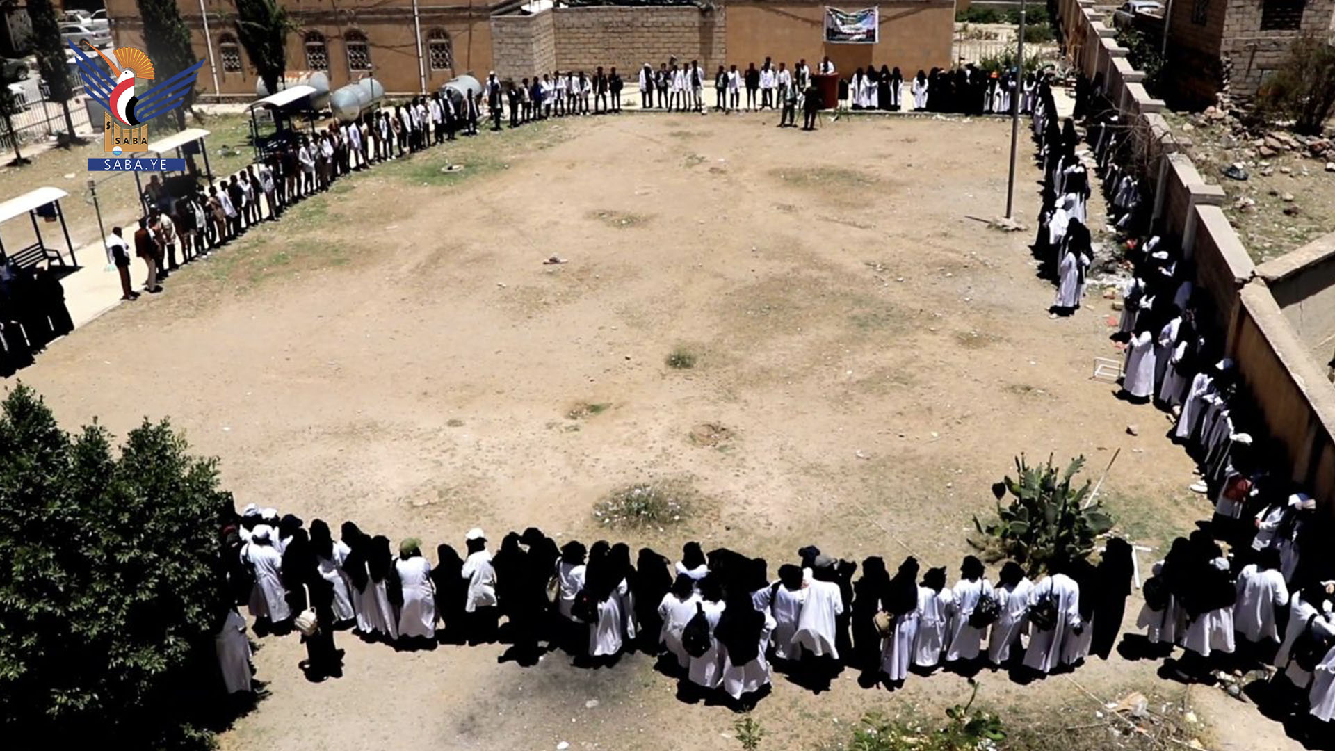 وقفة لفرع المعهد الصحي بذمار تنديدًا بالمجازر الصهيونية في غزة ولبنان