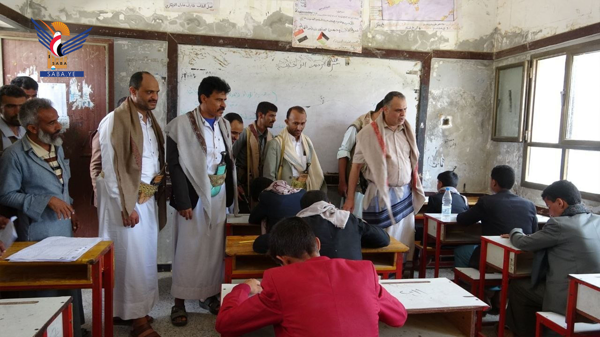 محافظ حجة يتفقد الدورات الصيفية والاختبارات في مديرية كشر