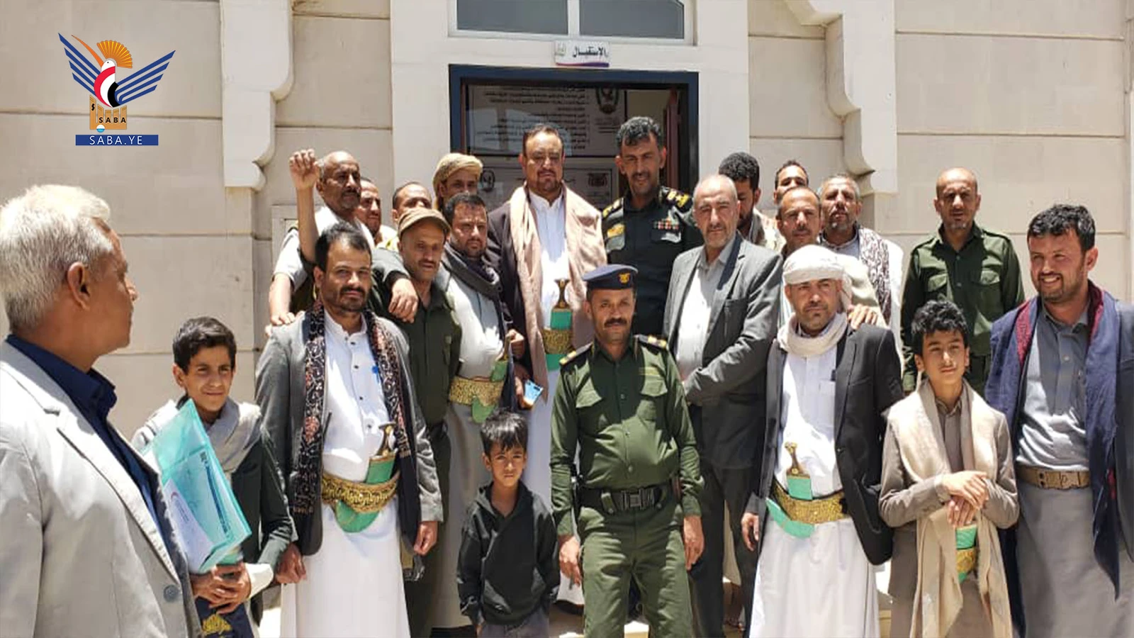 أمين العاصمة يفتتح مركز الإصدار الآلي في قسم السنينه