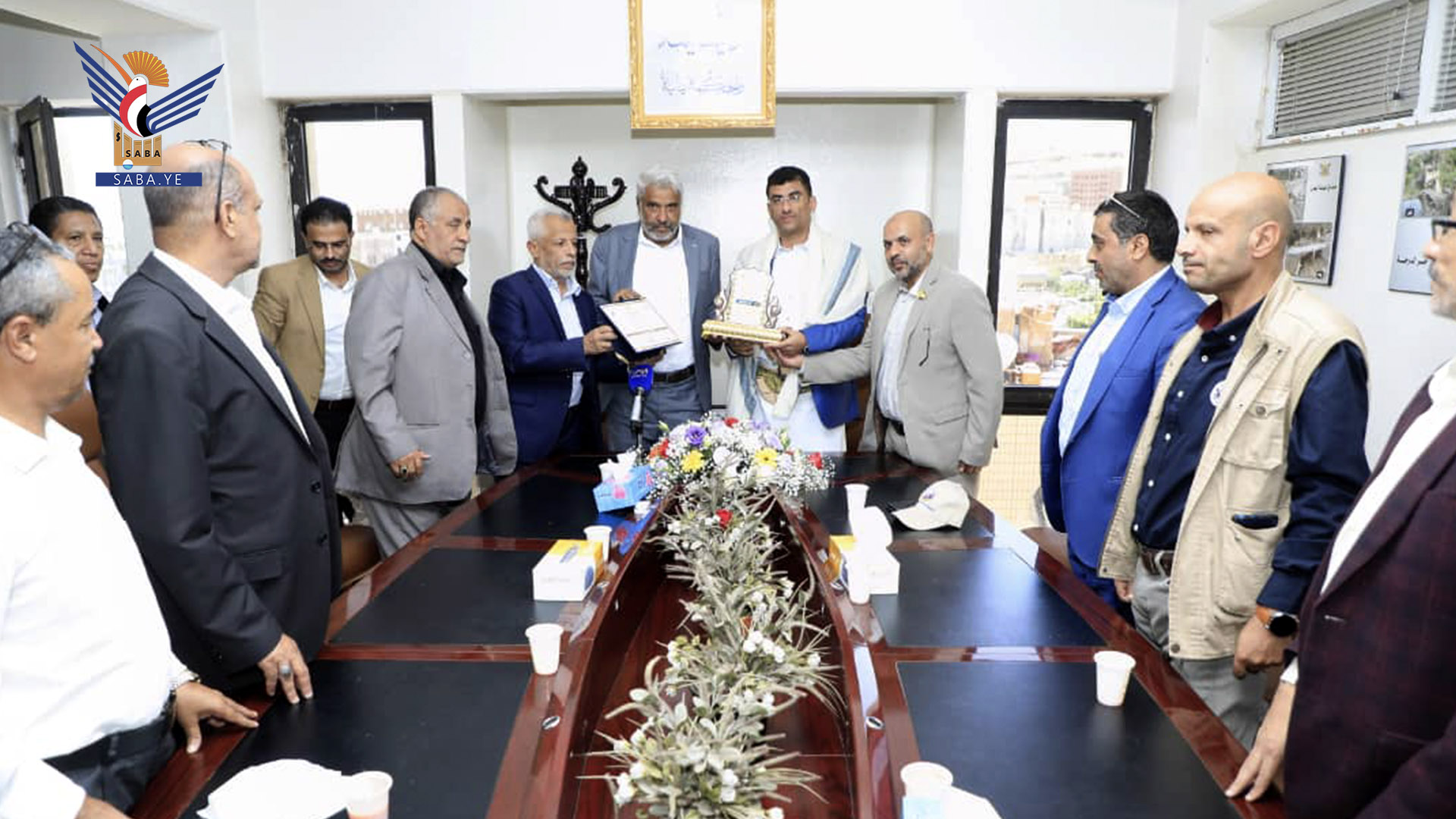 تكريم الدكتور أبو لحوم من قبل وزارة النقل والأشغال العامة وصندوق ومؤسسة الطرق تكريم الدكتور أبو لحوم من قبل وزارة النقل والأشغال العامة وصندوق ومؤسسة الطرق