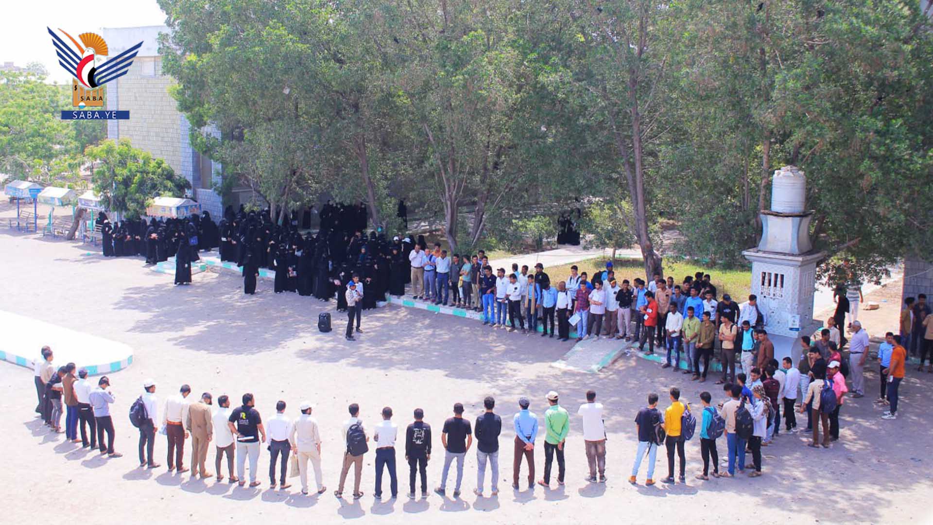 وقفات احتجاجية في جامعة الحديدة تضامناً مع غزة وتنديداً بجرائم العدو الصهيوني