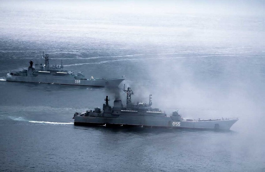 سفن أسطول المحيط الهادئ الروسي تتصدى لهجوم صاروخي من عدو افتراضي خلال تدريبات في بحر اليابان
