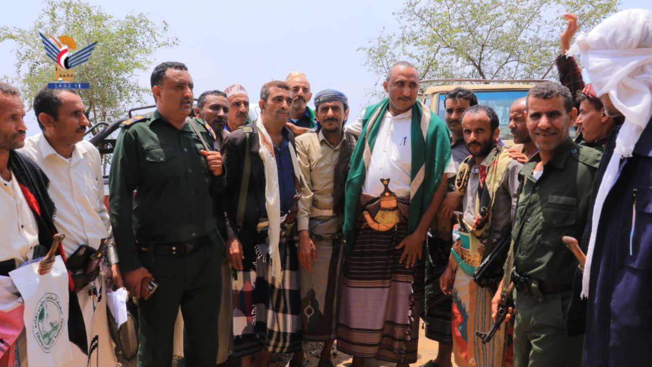 محافظ الحديدة يزور مديرية بُرع ويطّلع على احتياجاتها