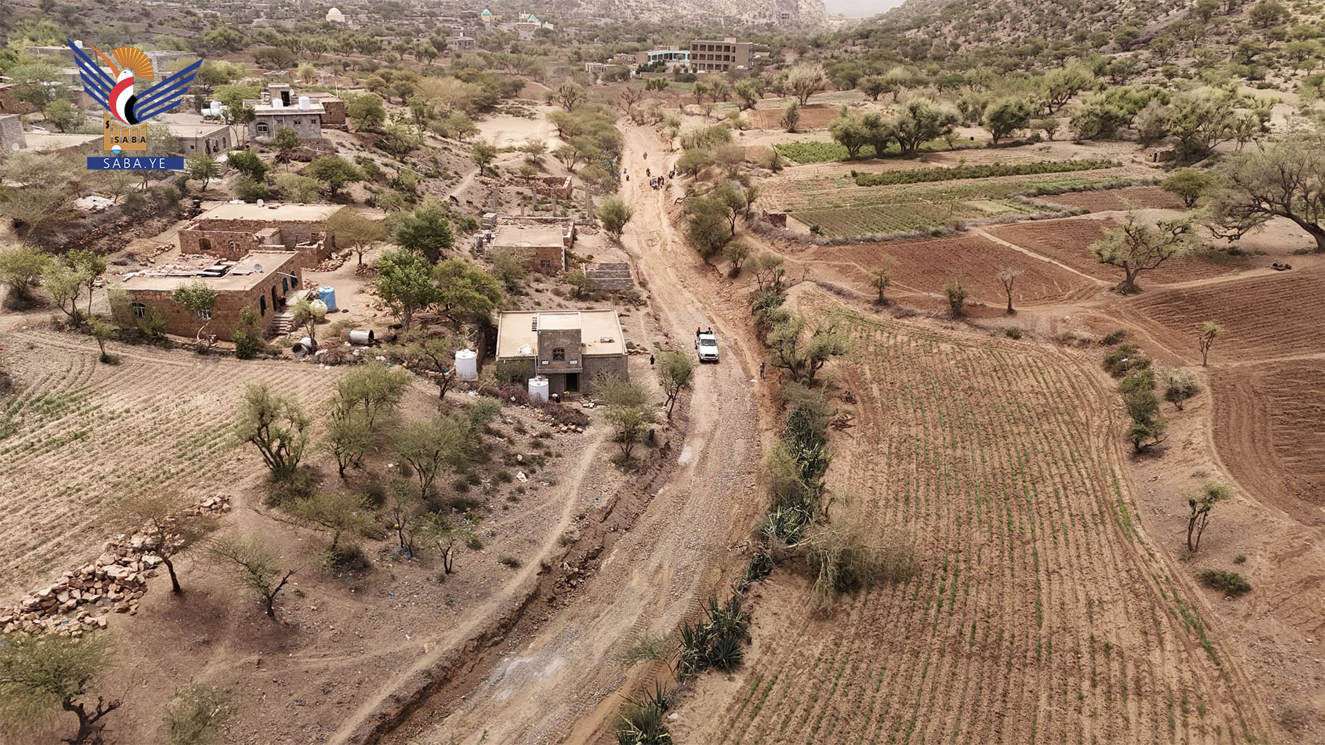 تعز.. تدشين العمل بمشروع طريق اللصيب - خدير البريهي في ماوية