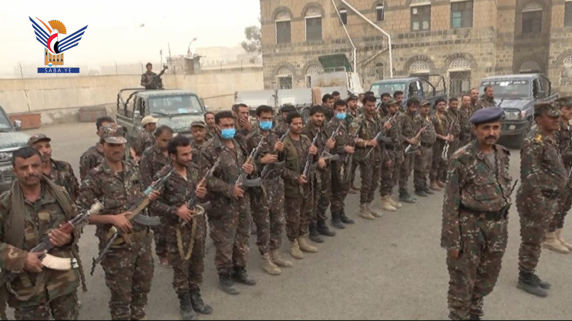 زيارات عيدية للجرحى بمستشفى الثورة بالبيضاء وإدارة الأمن والمرابطين