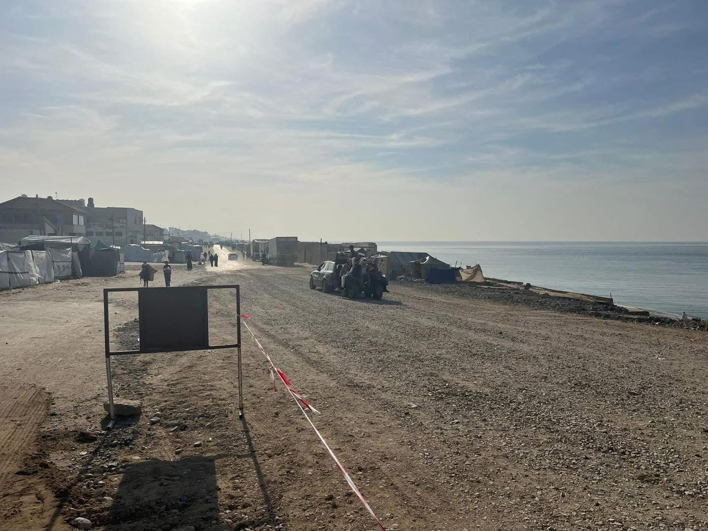 برنامج أممي: الظروف الشتوية بغزة تسارع من تآكل السواحل وتهدد ملاجئ النازحين