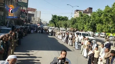 مسيران ووقفتان بمديرية شعوب دعماً للقوات المسلحة