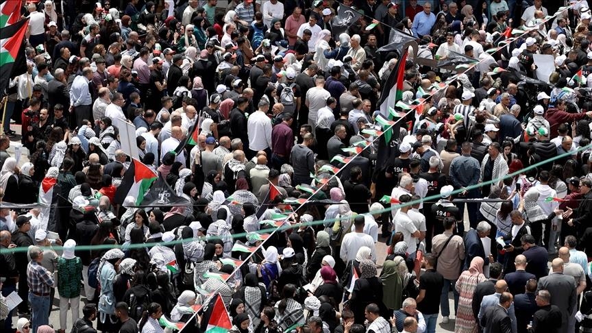 تظاهرات في محافظات الضفة الغربية رفضاً للإبادة الصهيونية بغزة وتضامناً مع الأسرى