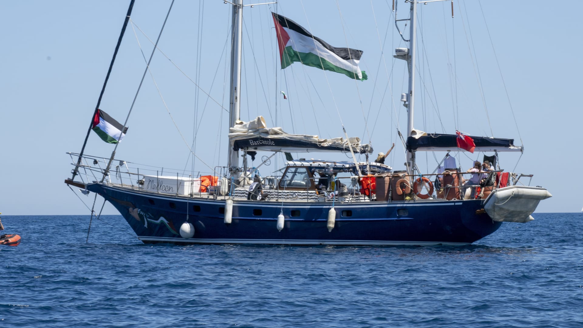 فرنسا تطالب الكيان الإسرائيلي بإعادة مواطنيها المحتجزين من سفينة "مادلين"