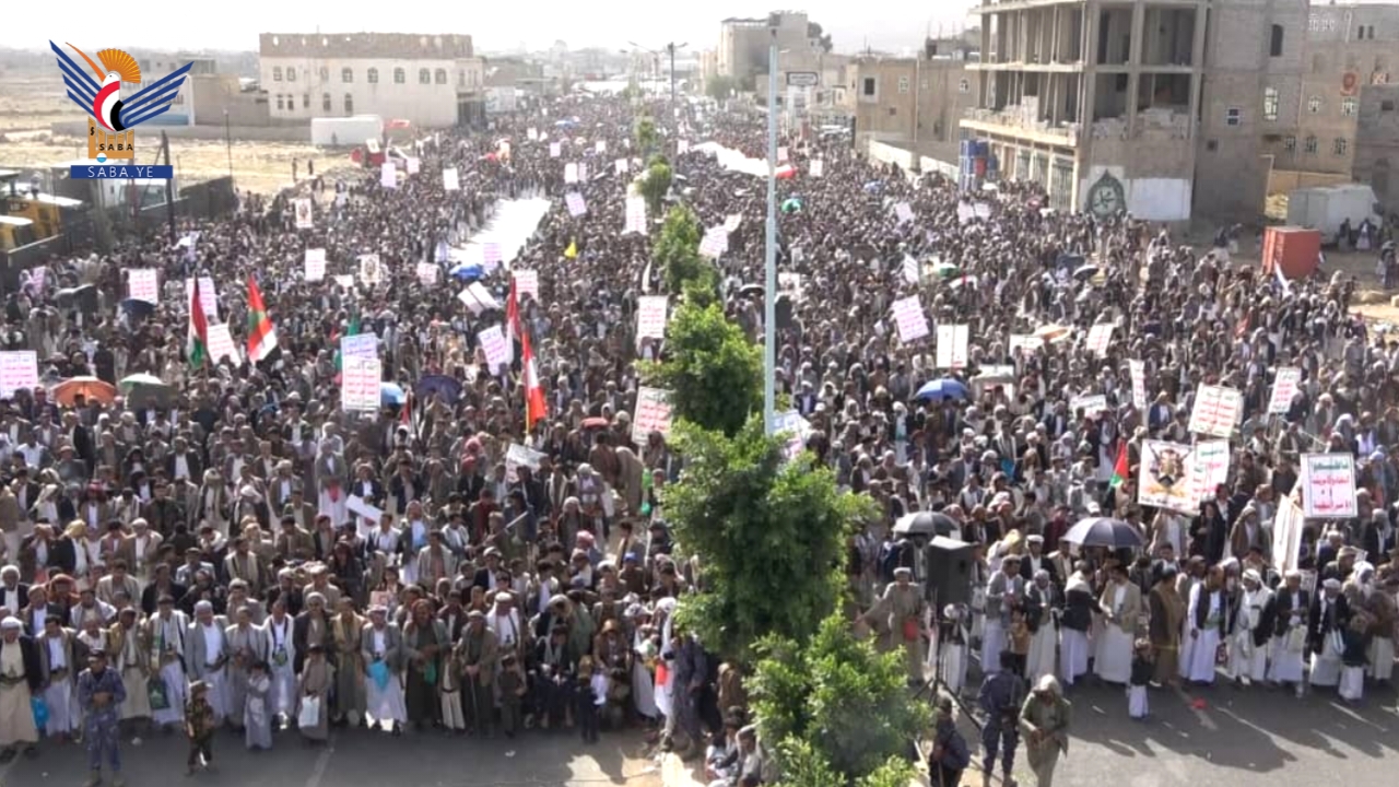 عمران.. مسيرات حاشدة في 74 ساحة احتفالًا بالنصر على أمريكا وإسنادا للشعب الفلسطيني