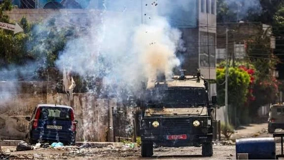 الضفة الغربية.. اعتداءات واقتحامات صهيونية واسعة واعتقالات فلسطينيين الضفة الغربية.. اعتداءات واقتحامات صهيونية واسعة واعتقالات فلسطينيين