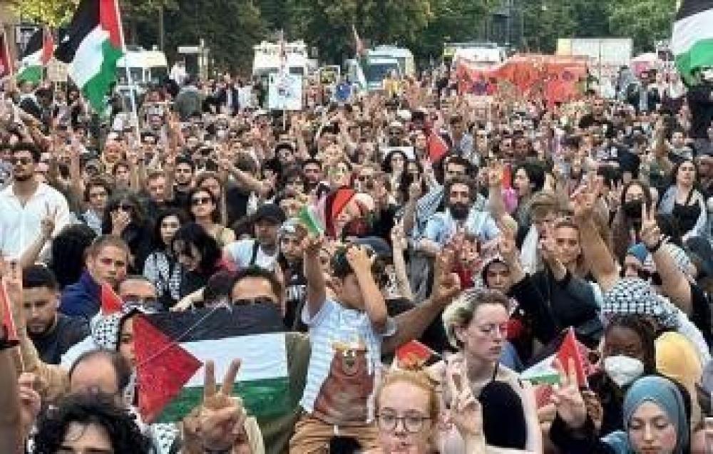 شيكاغو : احتجاجات شعبية   ضد حاكم مينيسوتا لتواطئه في "الإبادة الجماعية" في غزة