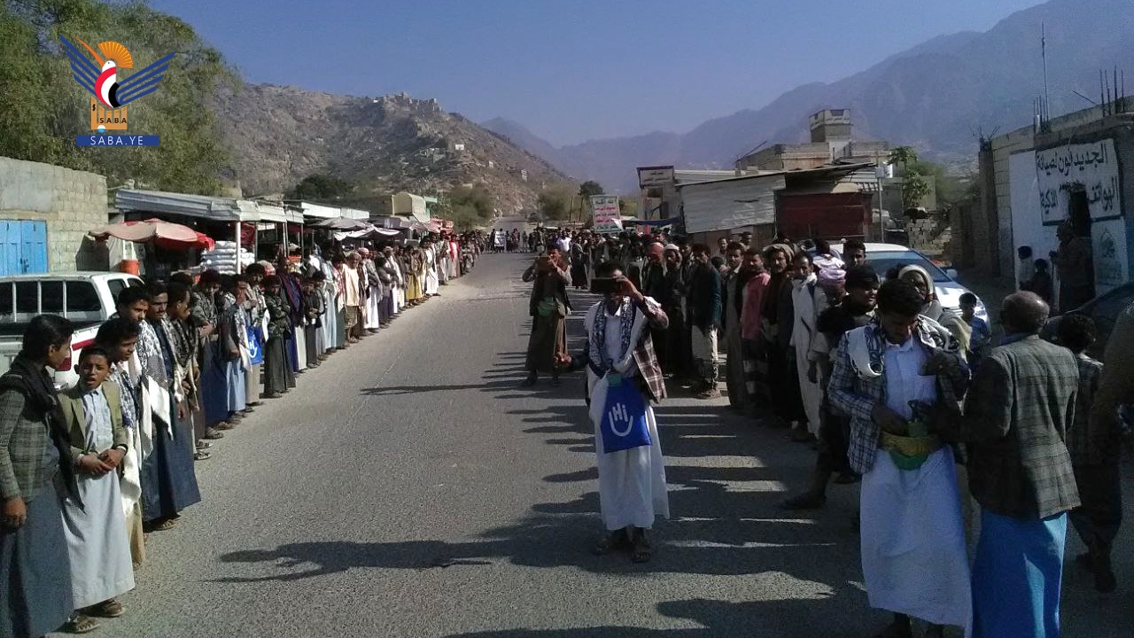 حجة.. وقفة في خميس القاضي بكشر تنديداً بمخططات تهجير أبناء غزة