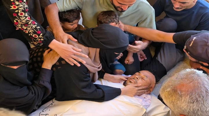 استشهاد فلسطينية وابنتها وإصابة آخرين إثر قصف العدو الإسرائيلي مدنيين غرب خان يونس