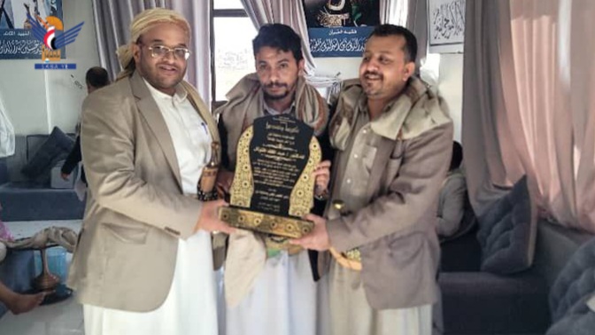 تعز .. المساوى يُكرّم مدير مكتب الصحة السابق الدكتور عبدالملك المتوكل