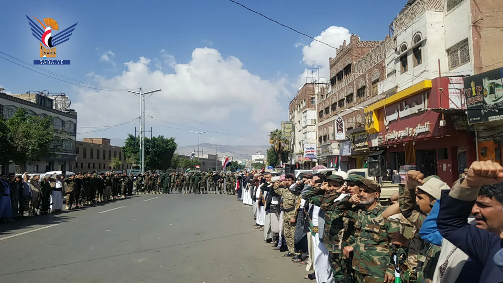 وقفة لأبناء صنعاء القديمة تأكيداً للجهوزية وتأييداً لعمليات القوات المسلحة  