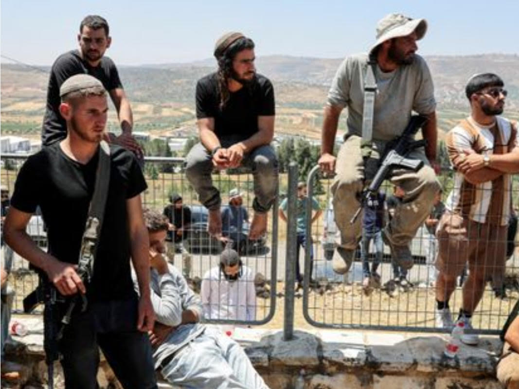 إصابة 3 فلسطينيين إثر اعتداءات مسلحة للمستوطنين في الضفة