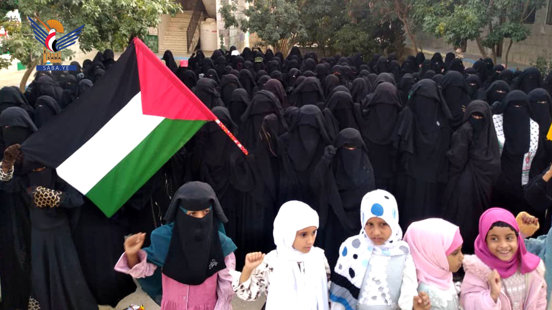 وقفات للهيئة النسائية في حجة تضامناً مع الشعب الفلسطيني 