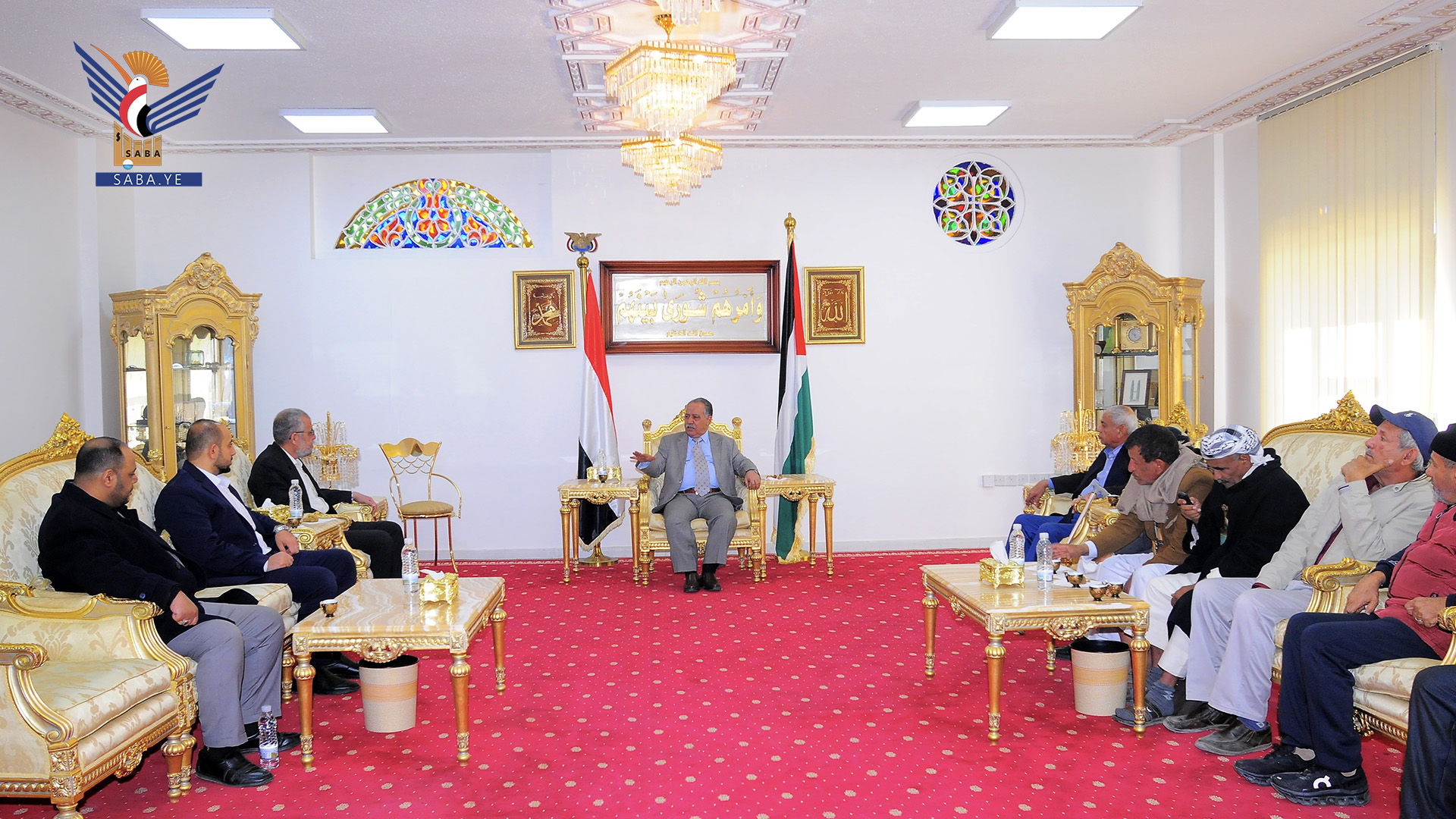 ممثل حركة حماس والقاضي السماوي يقدمان واجب العزاء لرئيس مجلس النواب في وفاة شقيقته