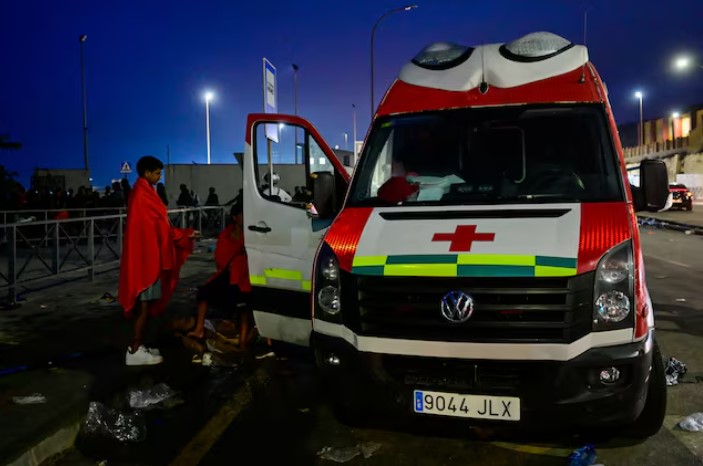 إسبانيا: عودة نصف المهاجرين بعد موجة عبور غير مسبوقة إلى سبتة شملت 50 ألف شخص