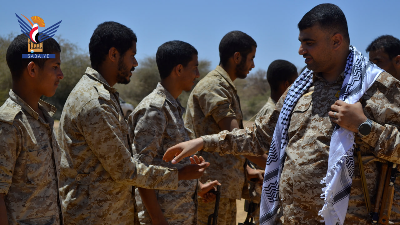 الشرعي يزور مرابطي جبهة نجران ويشيد بجهوزيتهم العالية لمواجهة الأعداء