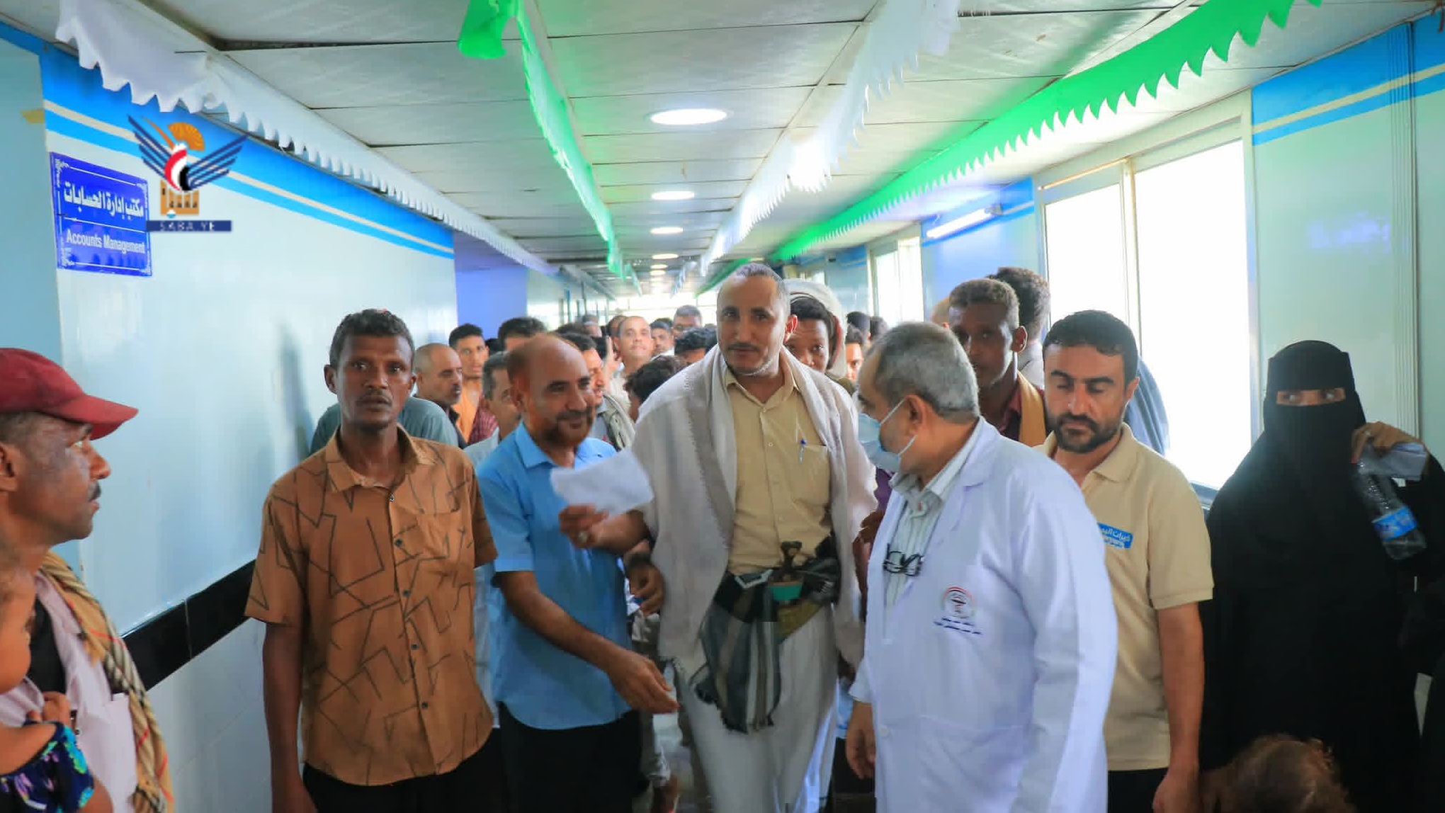 محافظ الحديدة يتفقد العمل بهيئة مستشفى الثورة ومستوى أداء مراكزها التخصصية