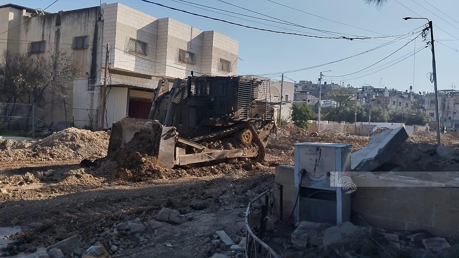 العدو الإسرائيلي يواصل عدوانه على مدينة طولكرم ومخيميها لليوم الـ87