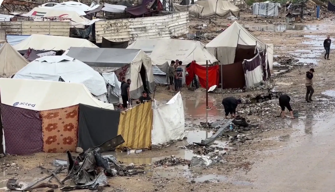 مؤسسة الضمير: 60% من خيام غزة غير صالحة و90% من مراكز الإيواء تعرضت للغرق