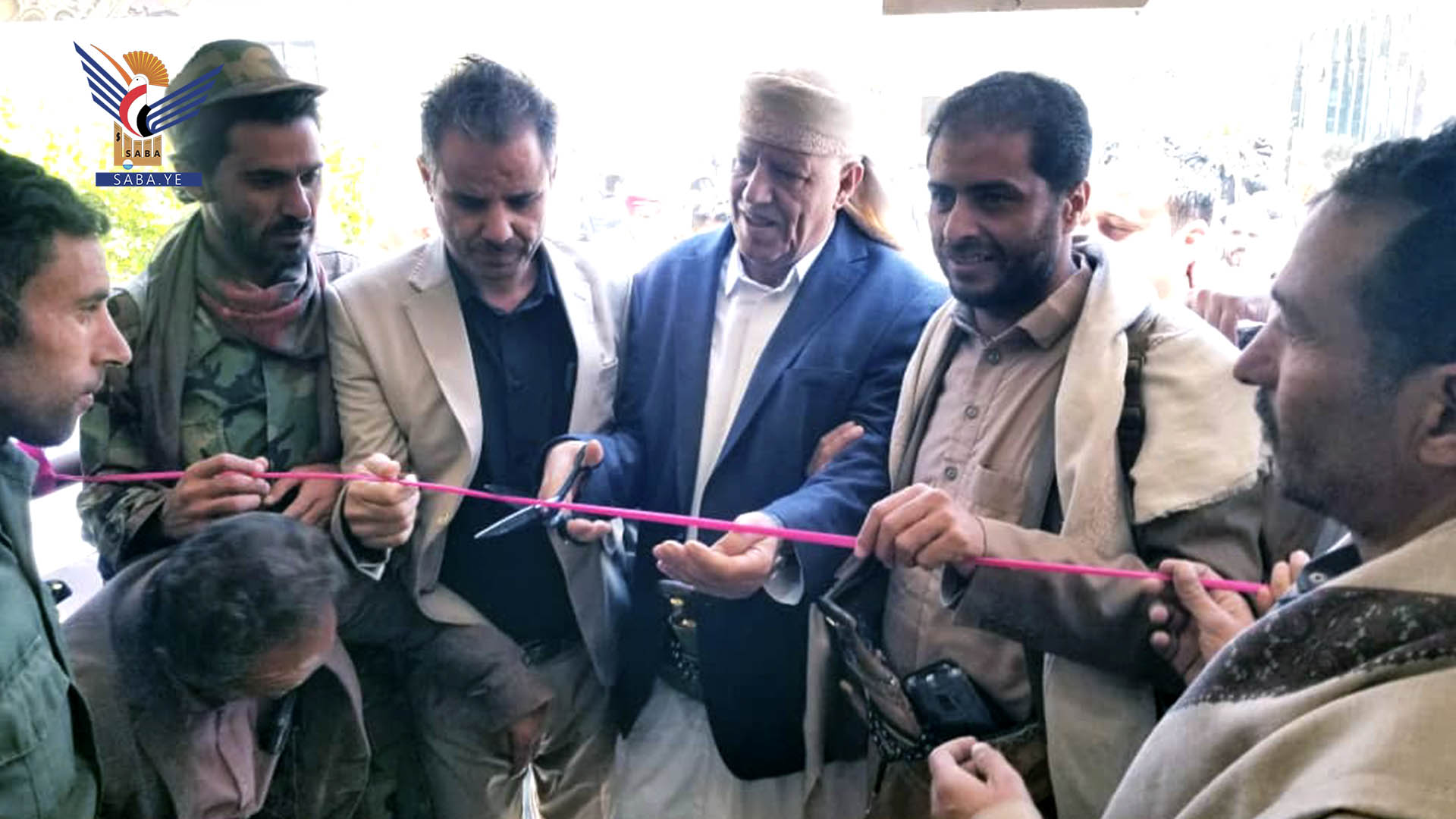 محافظ إب يفتتح أقسام وتخصصات دراسية جديدة في المعهد المهني بيريم