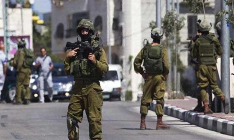 العدو الإسرائيلي يداهم عدة منازل في نابلس.. ويقتحم مخيم العزة شمال بيت لحم