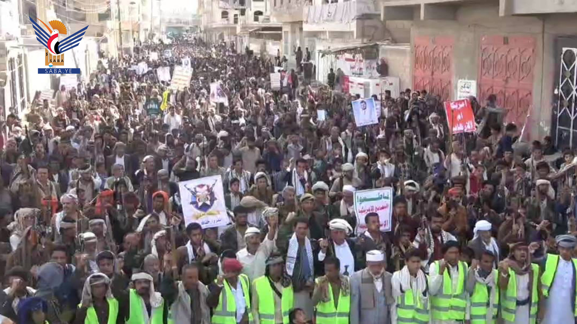 مسيرات حاشدة بالبيضاء تحت شعار "ثابتون مع غزة.. رغم أنف الأمريكي وجرائمه"