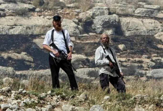 مستوطنون يطلقون الرصاص على رعاة أغنام فلسطينيين في المنية ببيت لحم