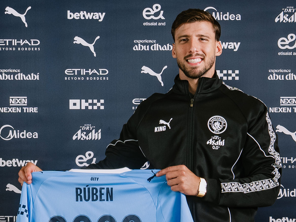 مانشستر سيتي يجدد عقد مدافعه روبن دياز حتى 2029