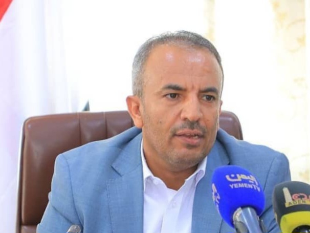 وزير الخدمة المدنية يهنئ قائد الثورة والرئيس المشاط بحلول شهر رمضان