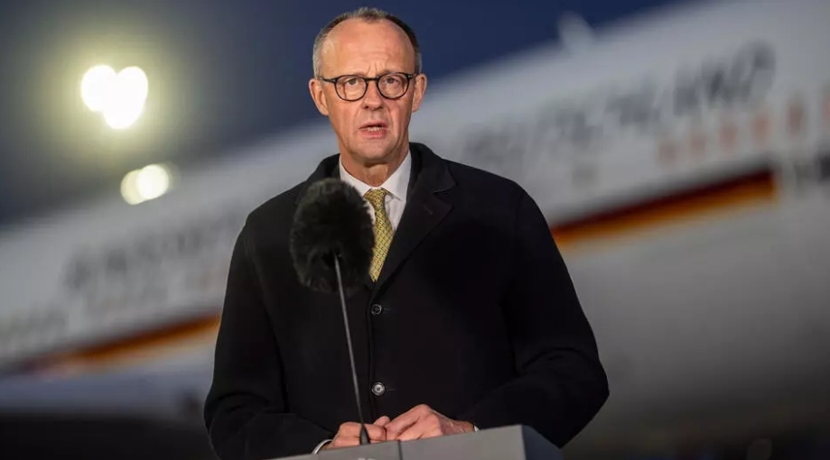 المستشار الألماني يصل بكين في أول زيارة له إلى الصين