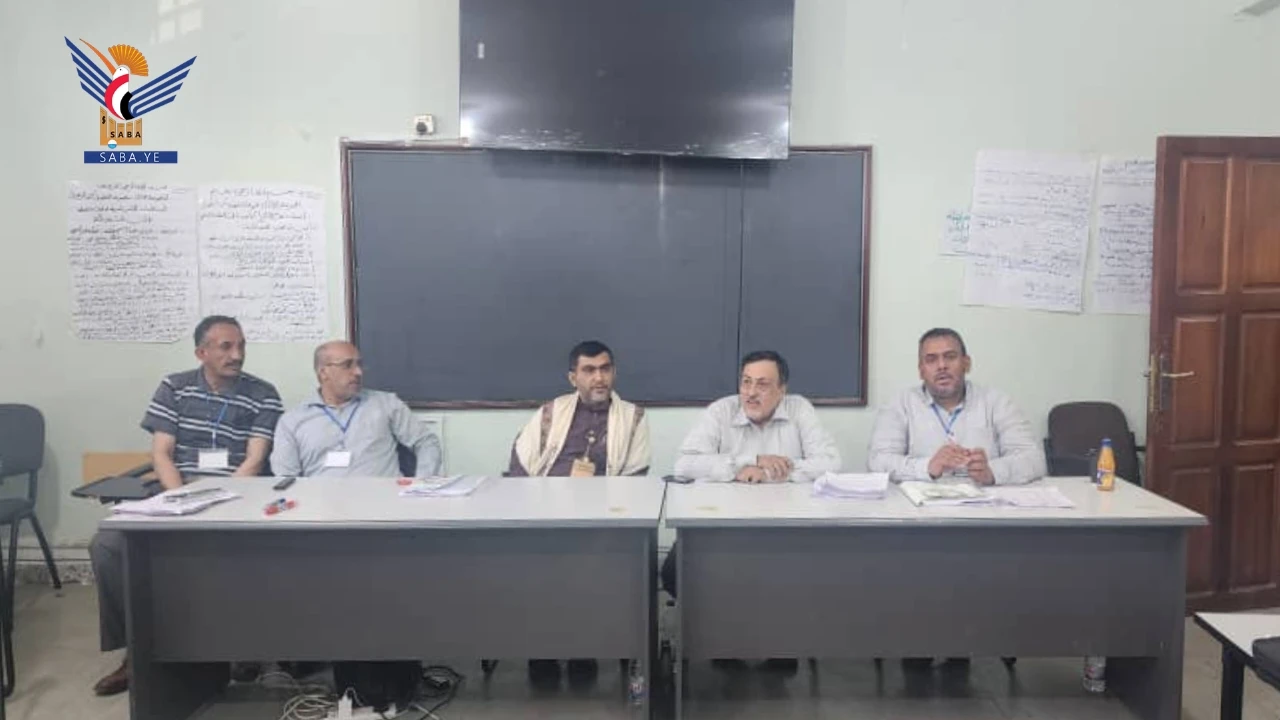 رئيس المكتب القانوني للدولة يطلع على سير البرنامج التدريبي لتأهيل الكادر القانوني بالحديدة