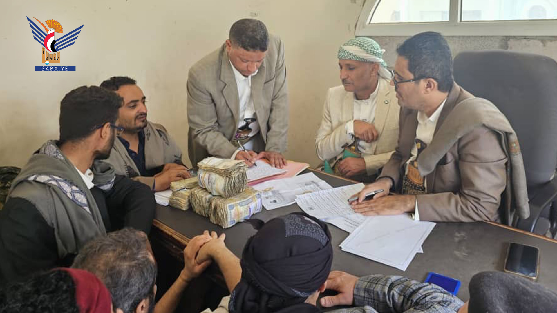 تعز.. الإفراج عن خمسة سجناء معسرين بعد تكفل مكتب الزكاة بسداد ما عليهم