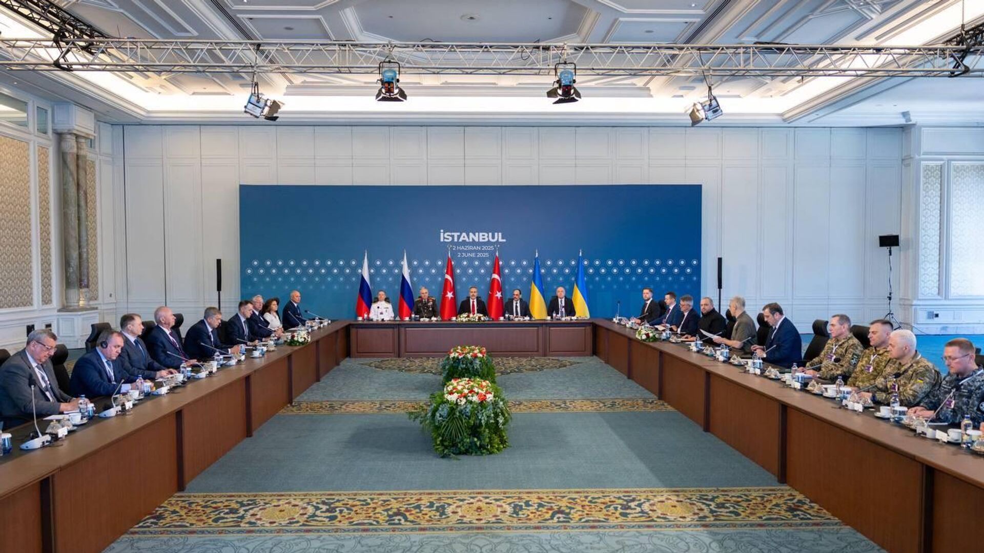 أنقرة: المفاوضات الروسية الأوكرانية في إسطنبول انتهت "بشكل غير سلبي"