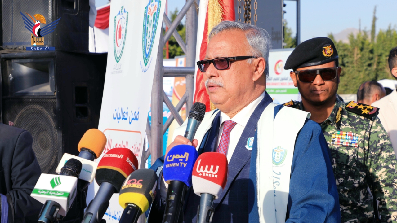 النعيمي وبن حبتور يشاركان في حفل تخرج 512 طبيباً وطبيبة من جامعة 21 سبتمبر