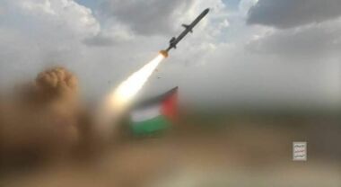 إعلام العدو: الملايين يدخلون الملاجئ بعد رصد صاروخ أطلق من اليمن