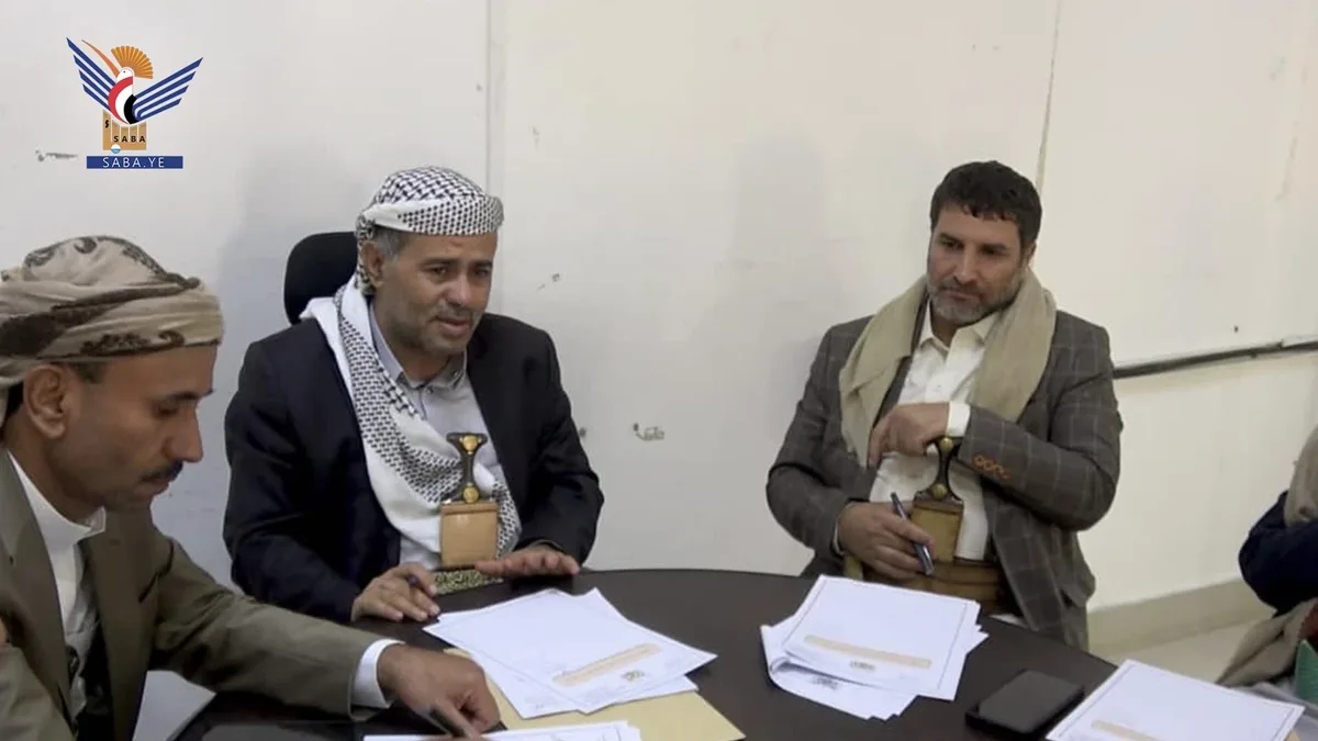 المكتب التنفيذي بعمران يناقش خطة الطوارئ ورفع الجاهزية خلال موسم الأمطار