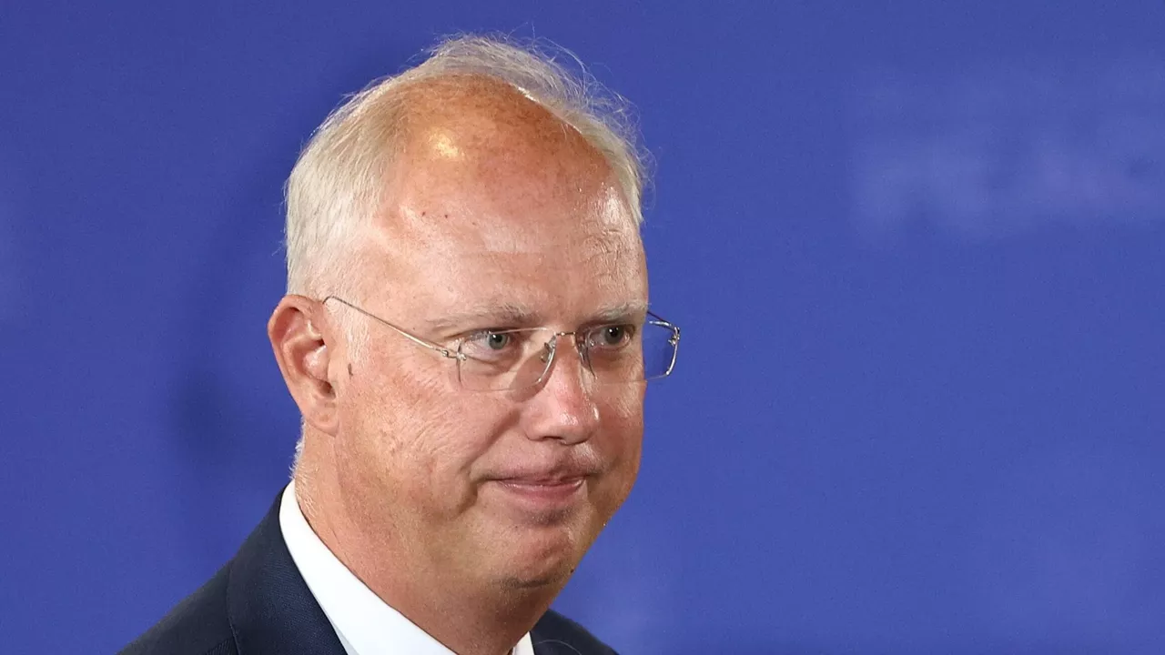 دميترييف: الأوروبيون سيضطرون إلى التوسل للحصول على النفط الروسي