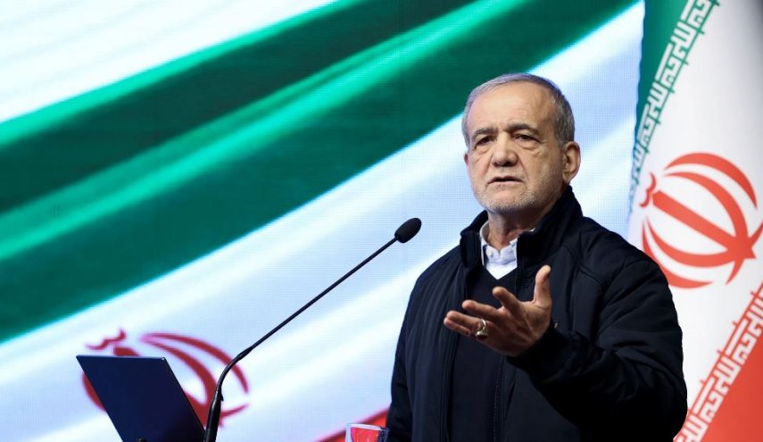 الرئيس الإيراني: الحوار لا يعني الاستسلام ولن نتراجع عن حقوق شعبنا