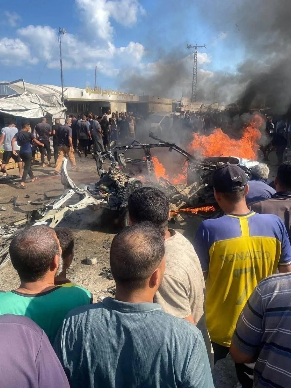 استُشهد 4 مواطنين فلسطينيين، يوم الأربعاء، وأصيب آخرون، جراء القصف وإطلاق النار الإسرائيلي في مناطق متفرقة من قطاع غزة.