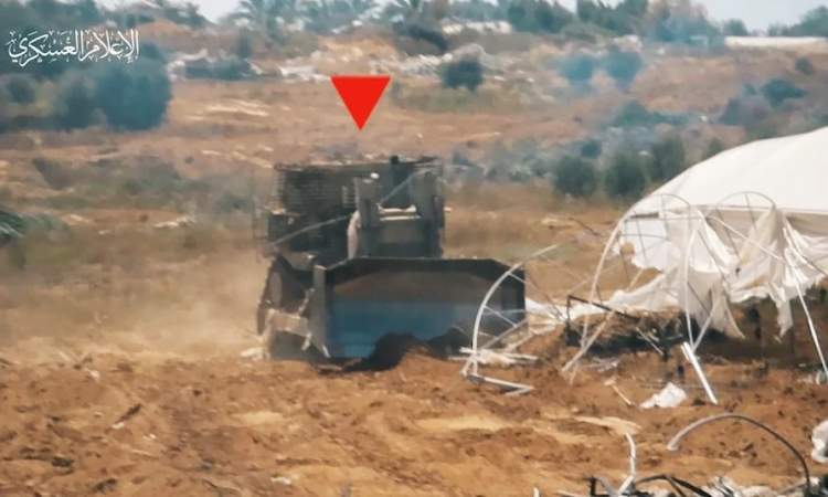 "القسام" تستهدف جرافة عسكرية صهيونية بقذيفة "الياسين 105” في غزة