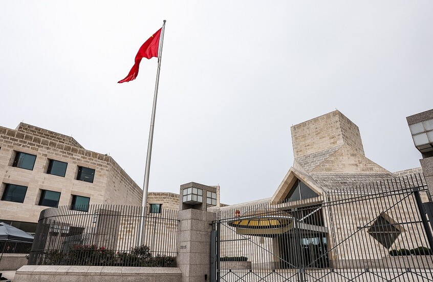 الصين ترد على دعوة ترامب لوقف شراء النفط الروسي