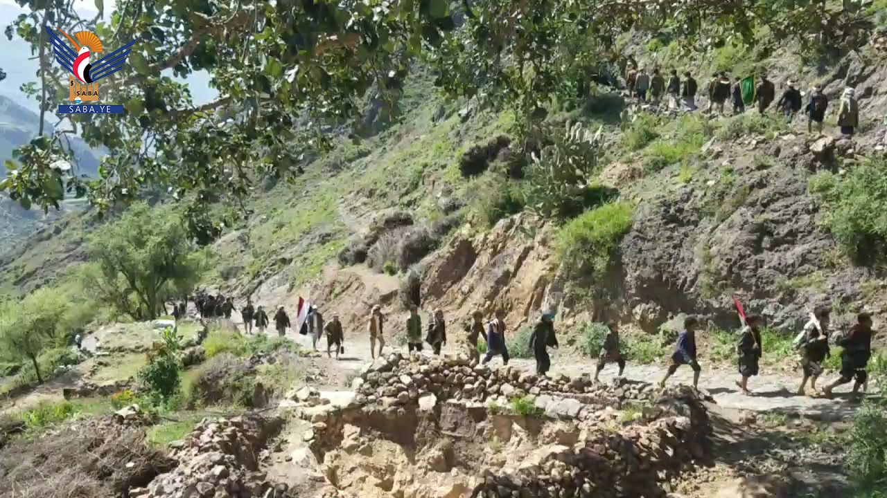 مسيرات ووقفات في الحيمة الداخلية بمحافظة صنعاء لإعلان الجهوزية وتضامنا مع غزة