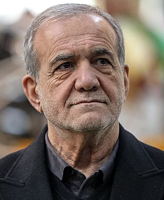 الرئيس الايراني: سنتجاوز أي أزمة بالوحدة الوطنية