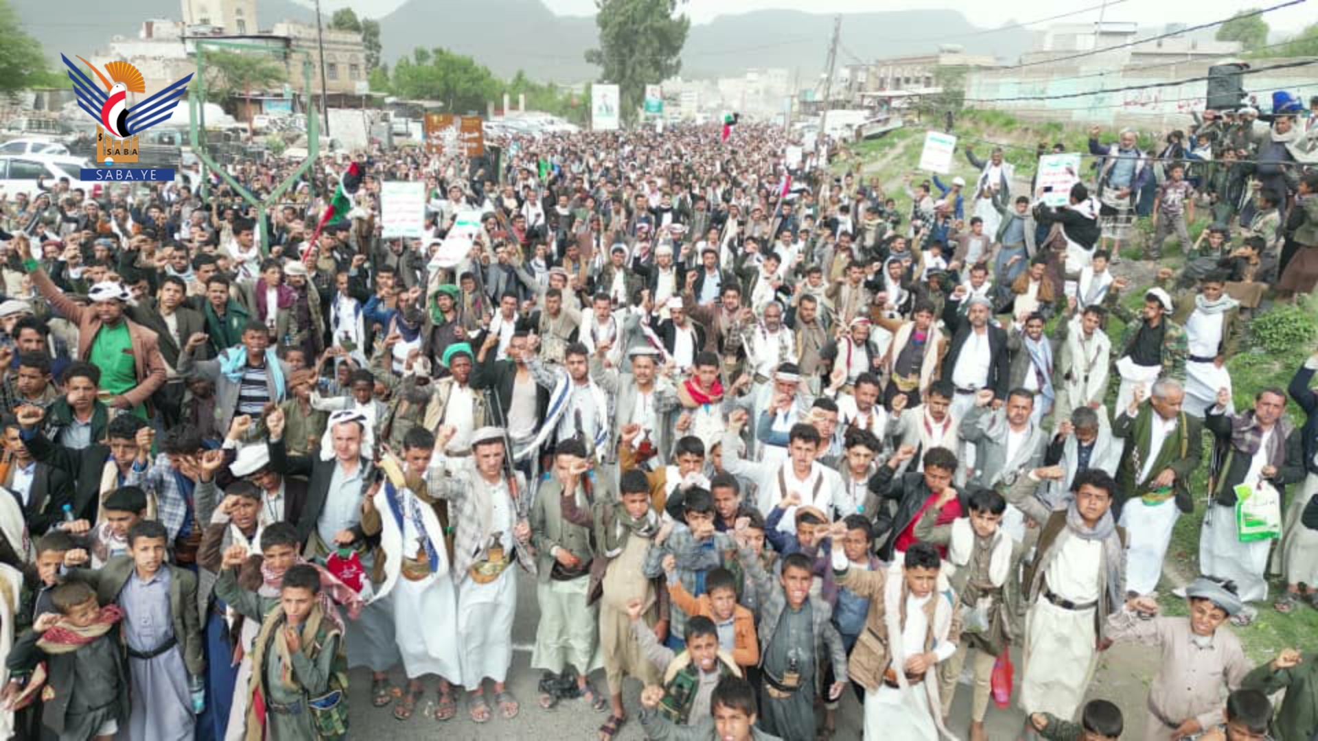 مسيرة جماهيرية بذمار تأكيدا على استمرار التعبئة والاستنفار لنصرة غزة