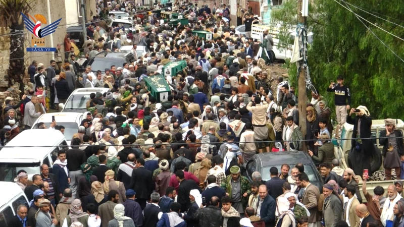 صنعاء تشييع 15 من شهداء العدوان الصهيوني على حي التحرير السكني 